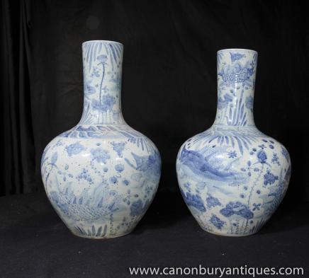 Pair Nanking Porcelain Vases Medallion Urns Chinese Pottery Blue and White